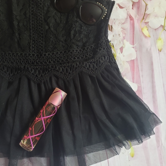 Ake lace and tulle peplum top. Black, Size small. - Picture 4 of 15